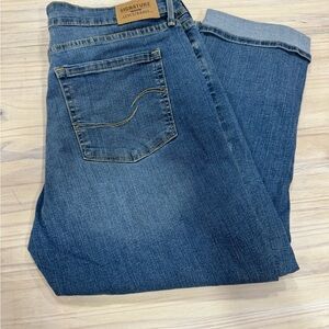 Signature by Levi Strauss Women’s Blue Cropped Ankle Jeans